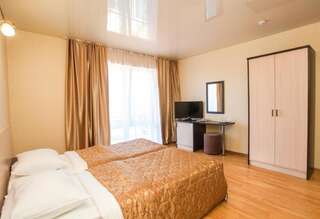 Гостиница Resort Hotel Olymp All Inclusive Анапа Четырехместный номер с балконом-1